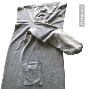 Snuggie ~ Gray